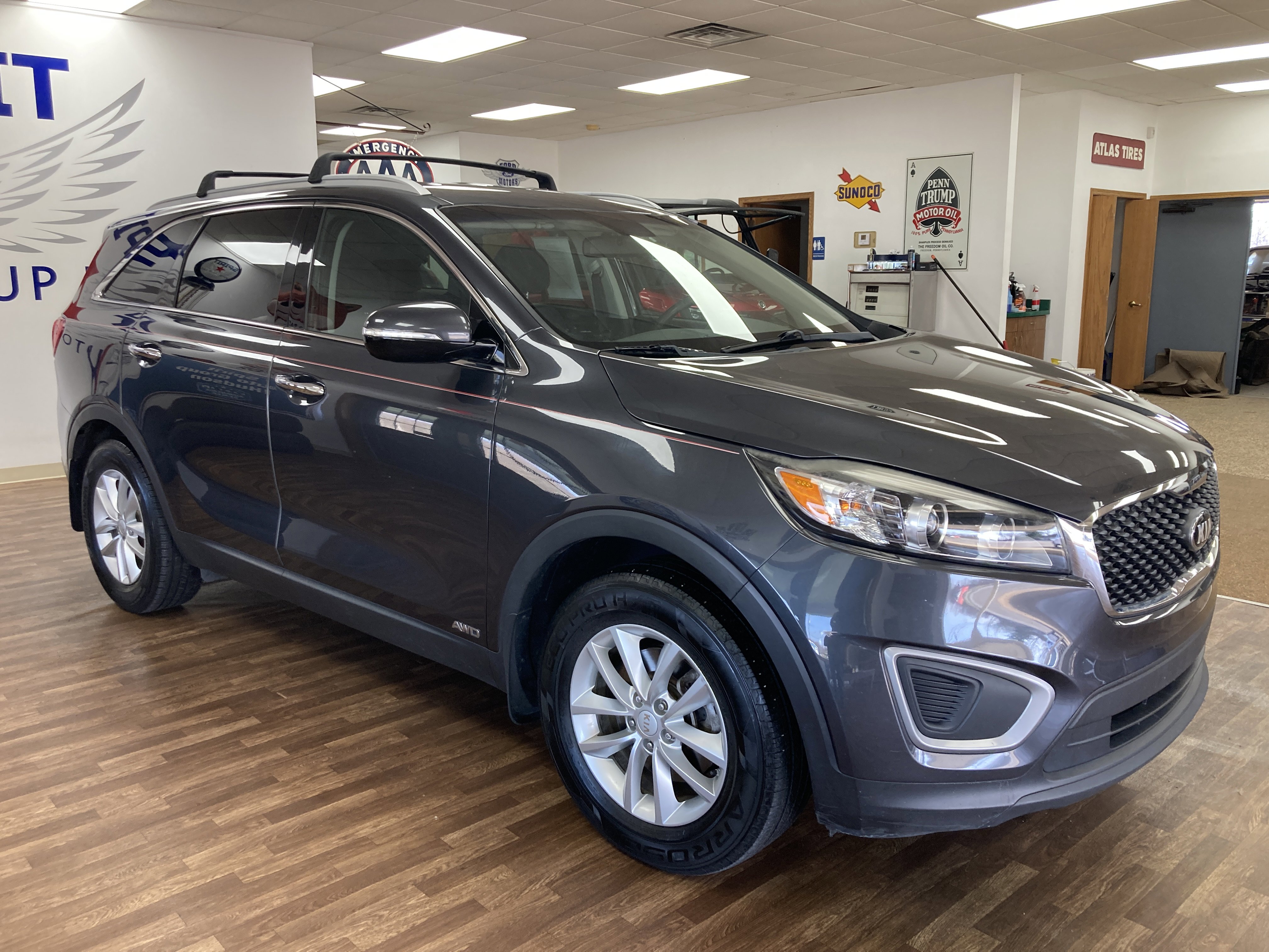 Used 2018 Kia Sorento LX image 4