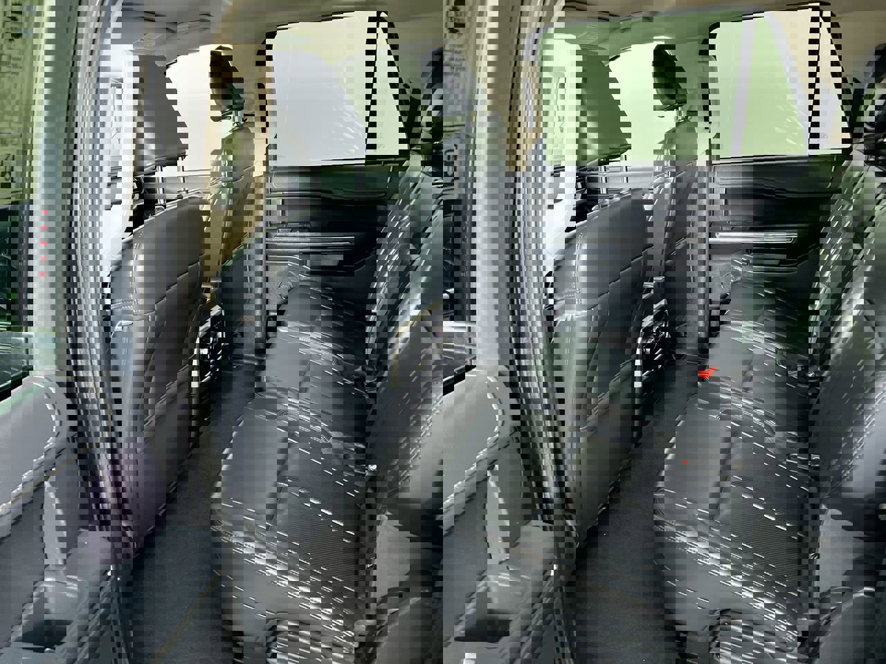 Used 2024 Ford Expedition Max XLT image 27