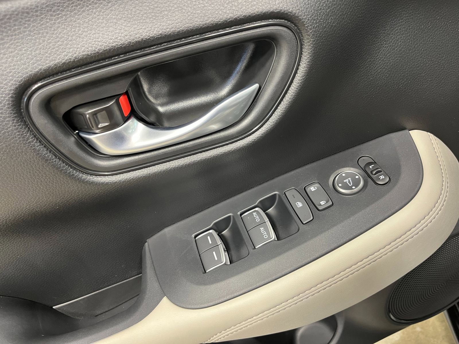 New 2027 Honda HR-V EX-L image 13