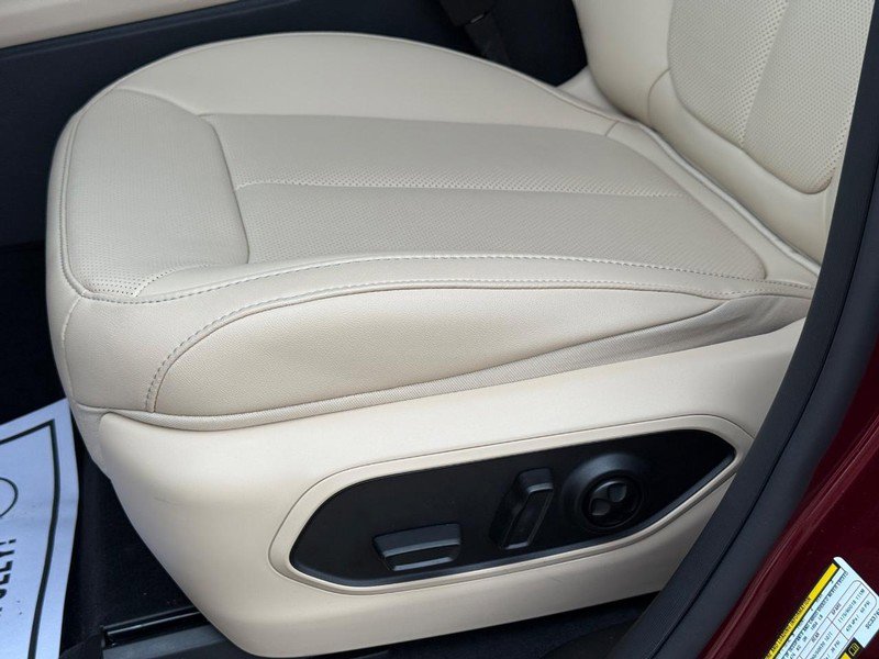 Used 2025 Jeep Grand Cherokee Limited w/ Luxury Tech Group II image 27