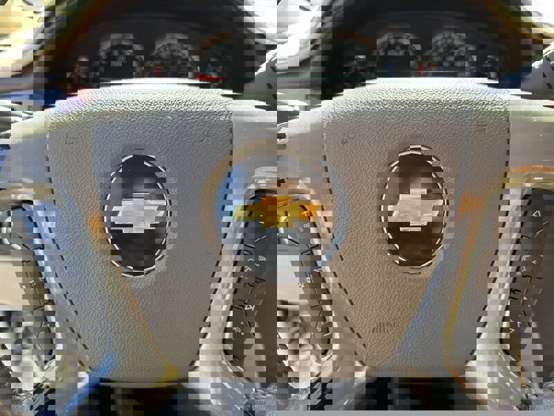 Used 2011 Chevrolet Avalanche LTZ image 35