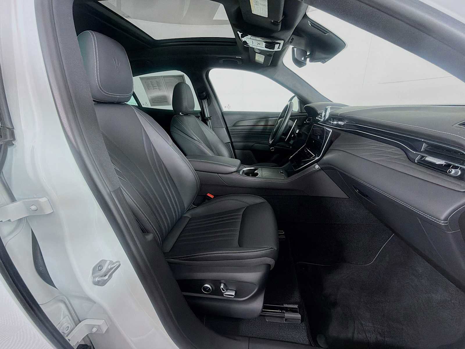 Used 2025 Maserati Grecale Modena image 29