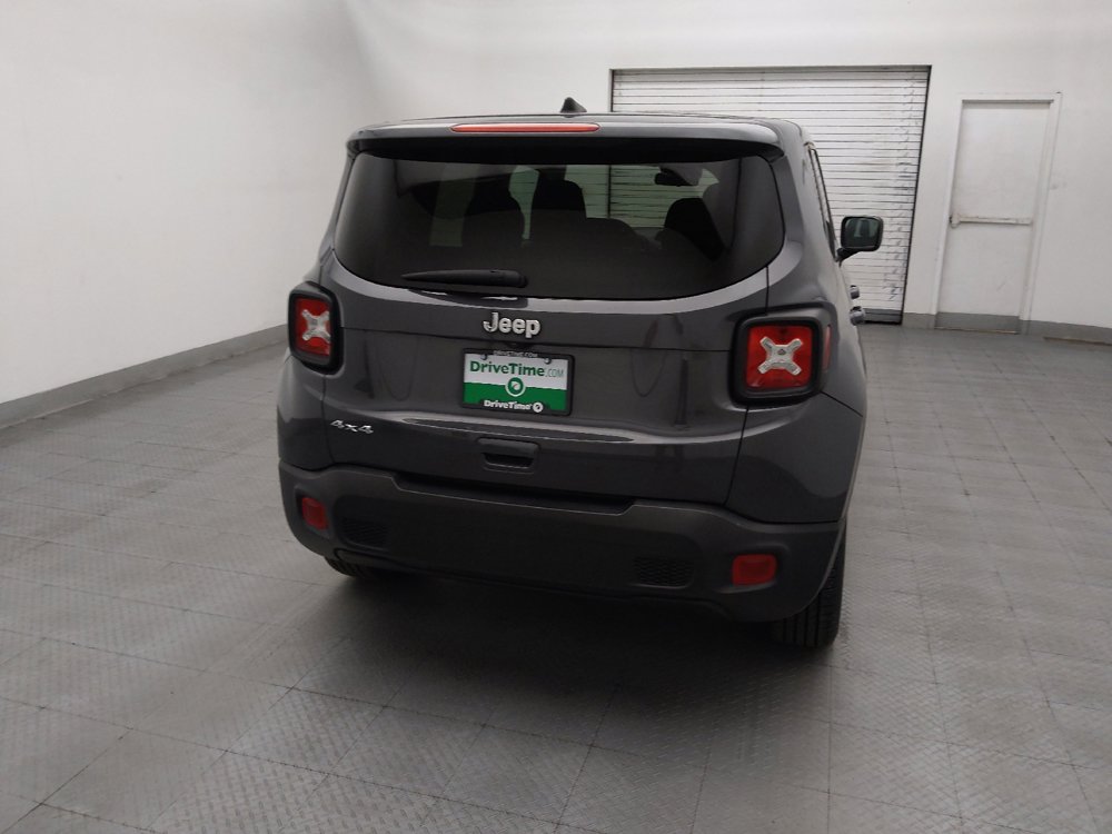 Used 2023 Jeep Renegade Latitude AWD/4WD image 7