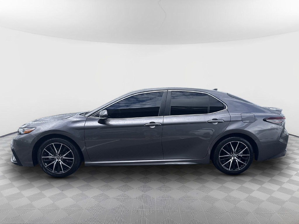 Used 2023 Toyota Camry SE FWD image 5