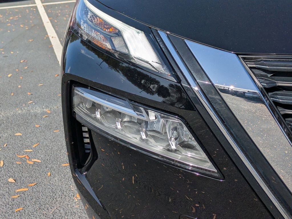 Used 2023 Nissan Rogue SV image 10