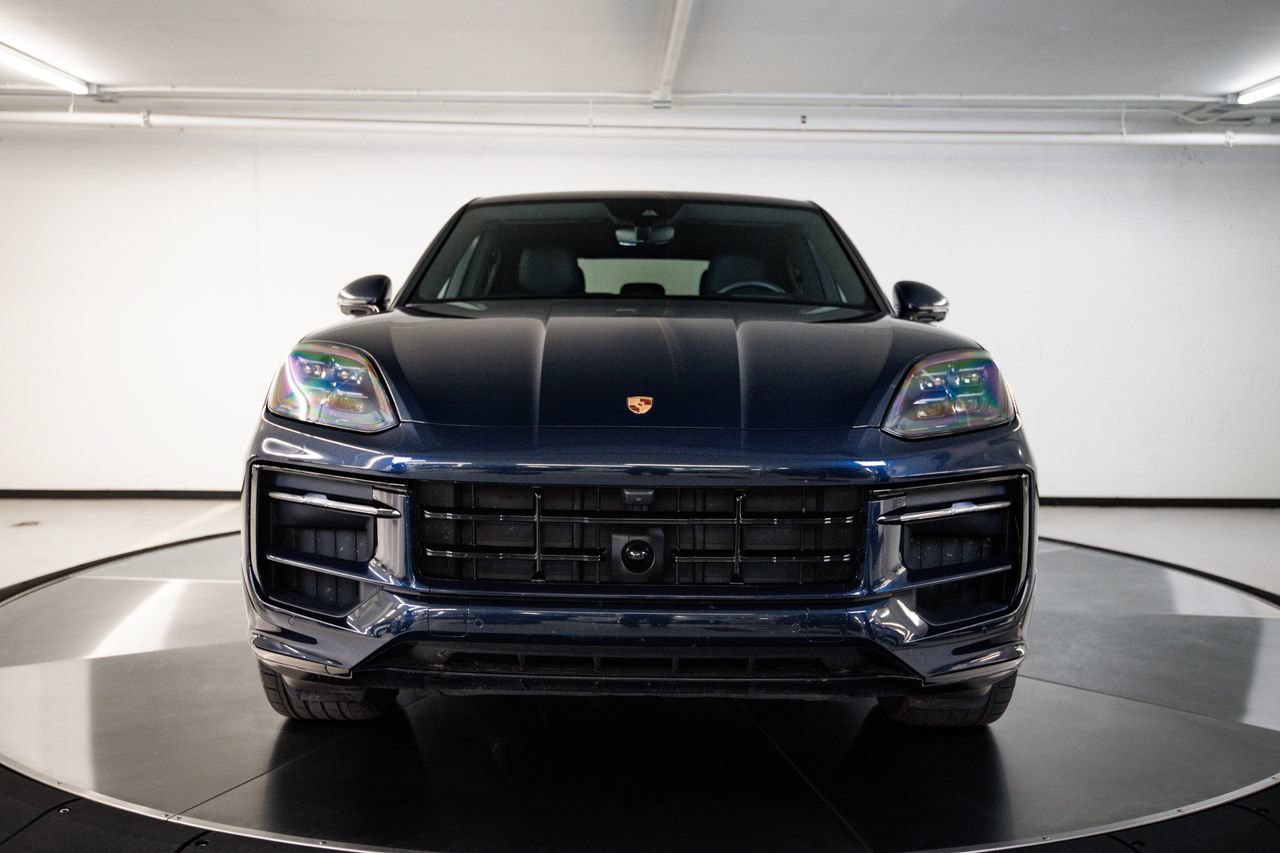 Certified 2025 Porsche Cayenne GTS AWD/4WD image 10