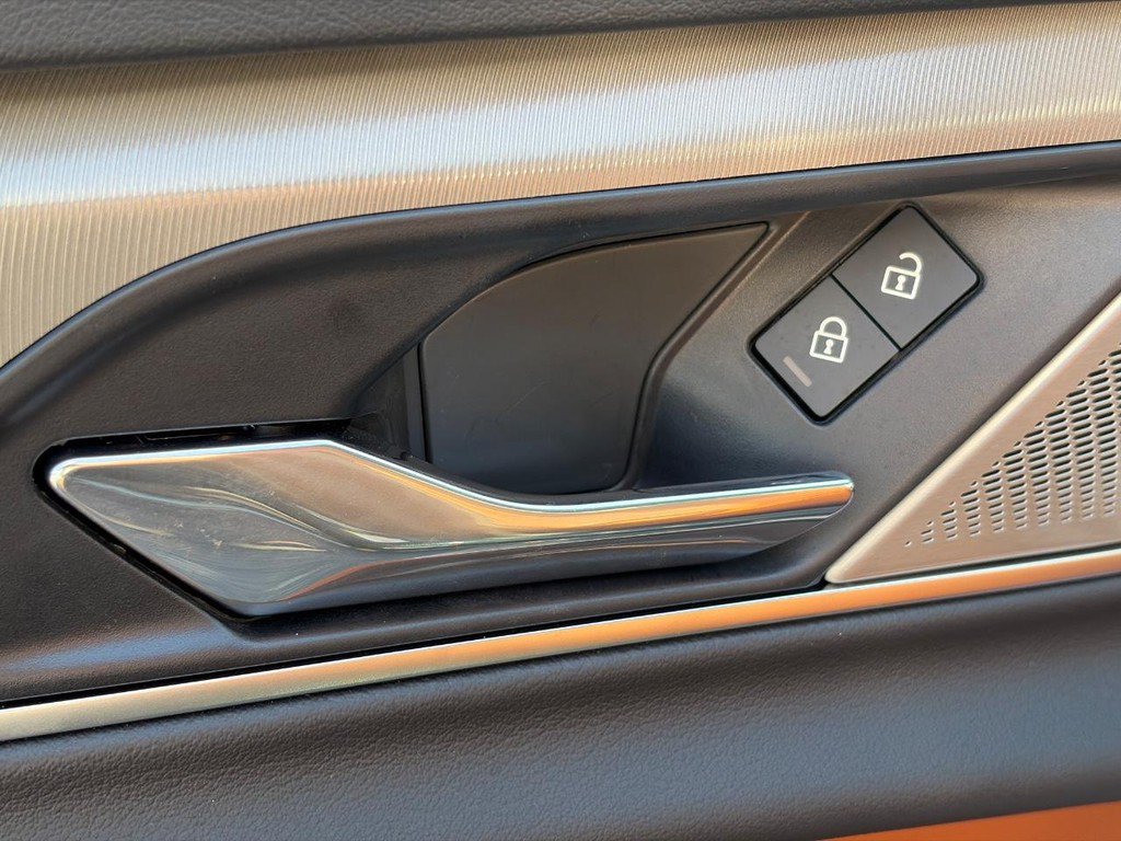 Used 2024 Jaguar XF R-Dynamic SE AWD/4WD image 21