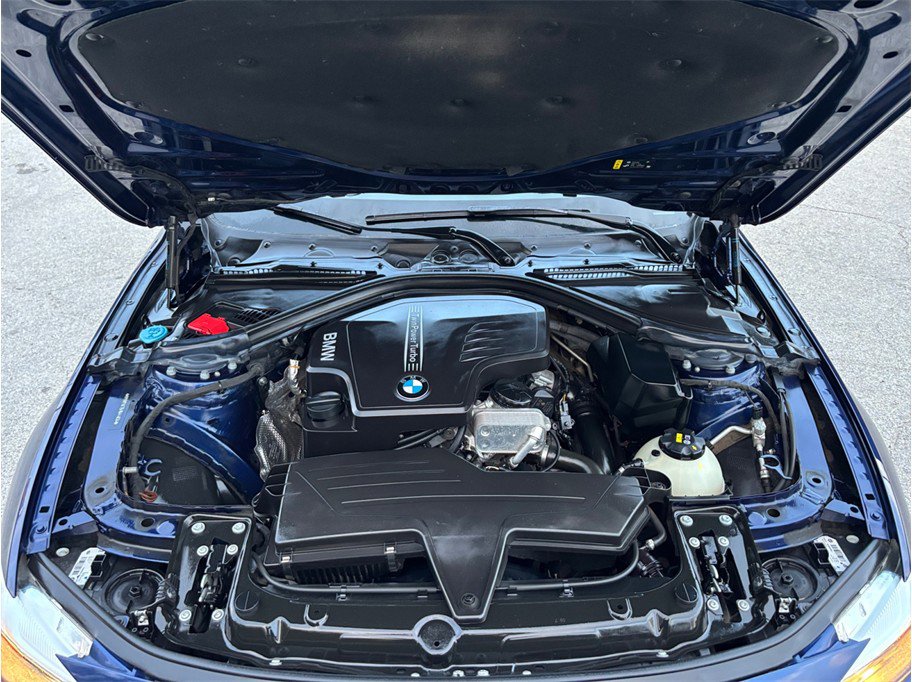 Used 2017 BMW 320i xDrive Sedan image 46