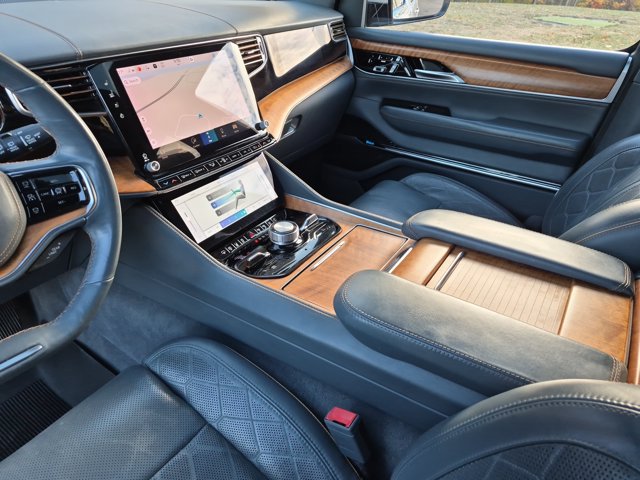 Used 2022 Jeep Grand Wagoneer Series III w/ Rear Seat Video Group 1 AWD/4WD image 26