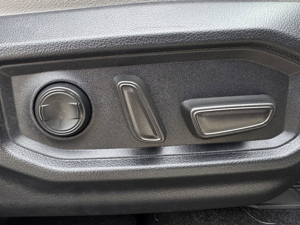 Used 2022 Toyota Tundra Limited image 29