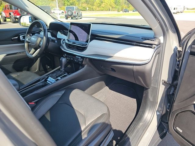 Used 2022 Jeep Compass Limited w/ Sun and Sound Group image 29