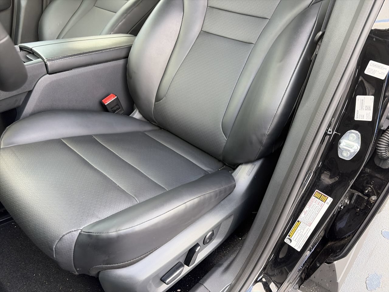 Certified 2025 Nissan Rogue SV w/ SV Premium Package FWD image 24