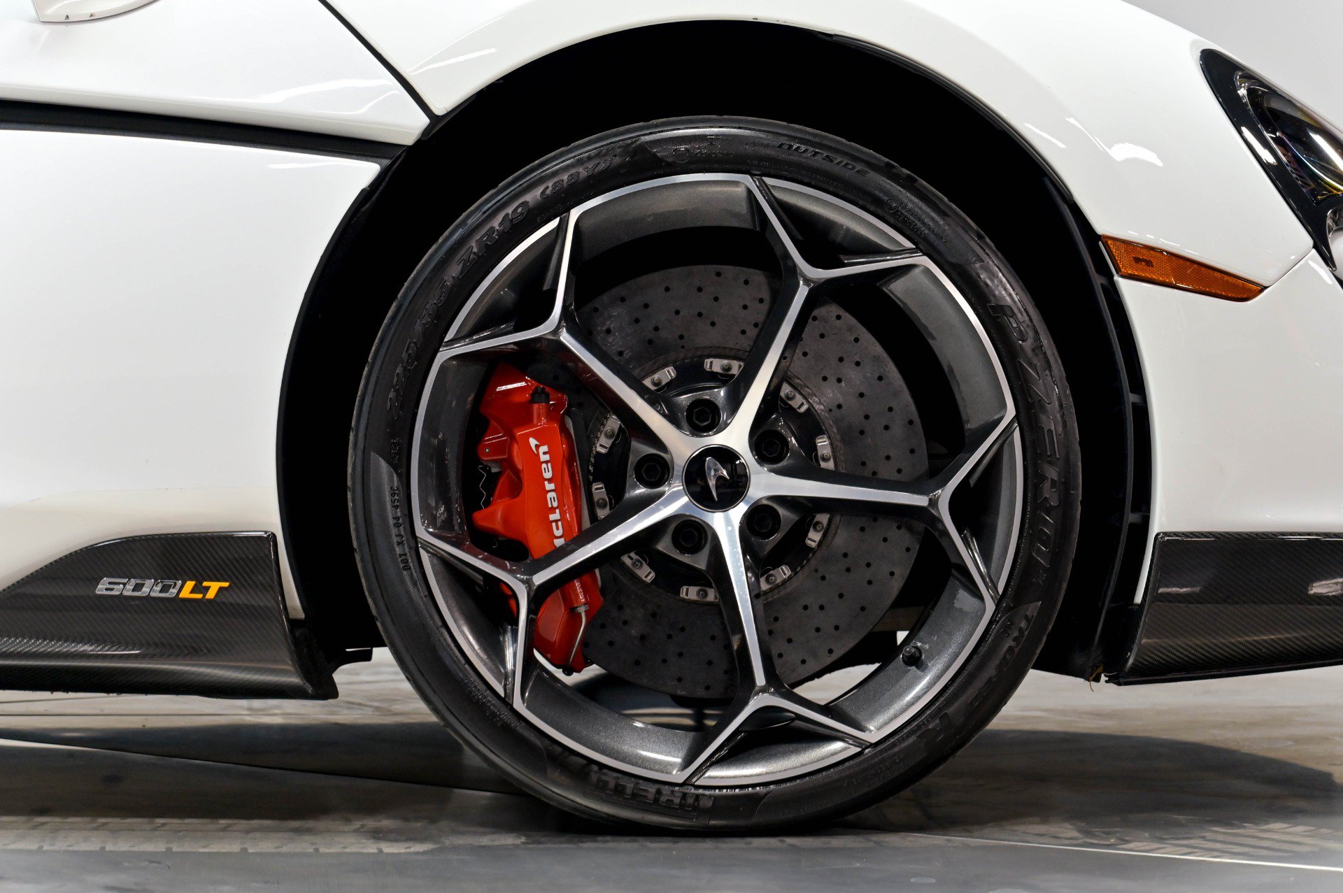 Used 2019 McLaren 600LT RWD image 22
