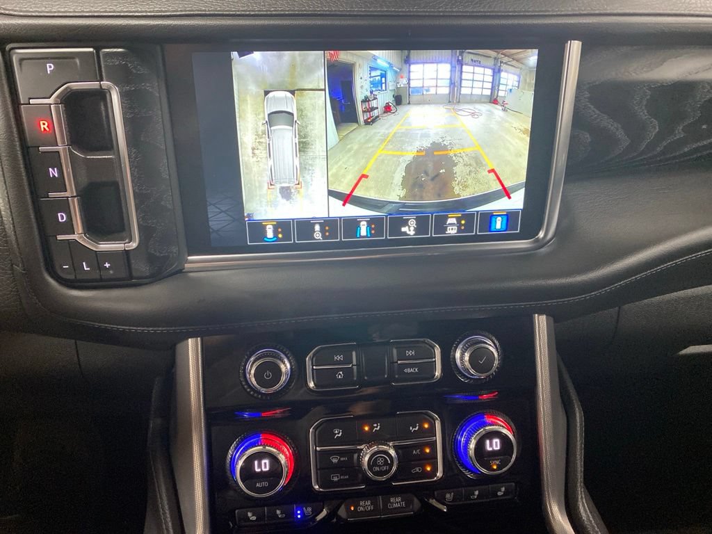 Used 2022 GMC Yukon XL Denali AWD/4WD image 12