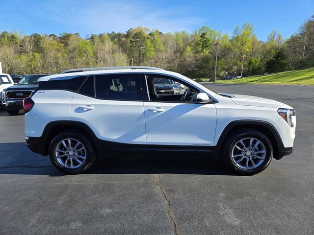 Used 2024 GMC Terrain SLT AWD/4WD image 8