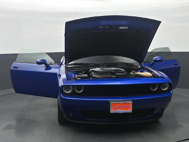 Used 2021 Dodge Challenger SXT w/ Driver Convenience Group RWD image 34