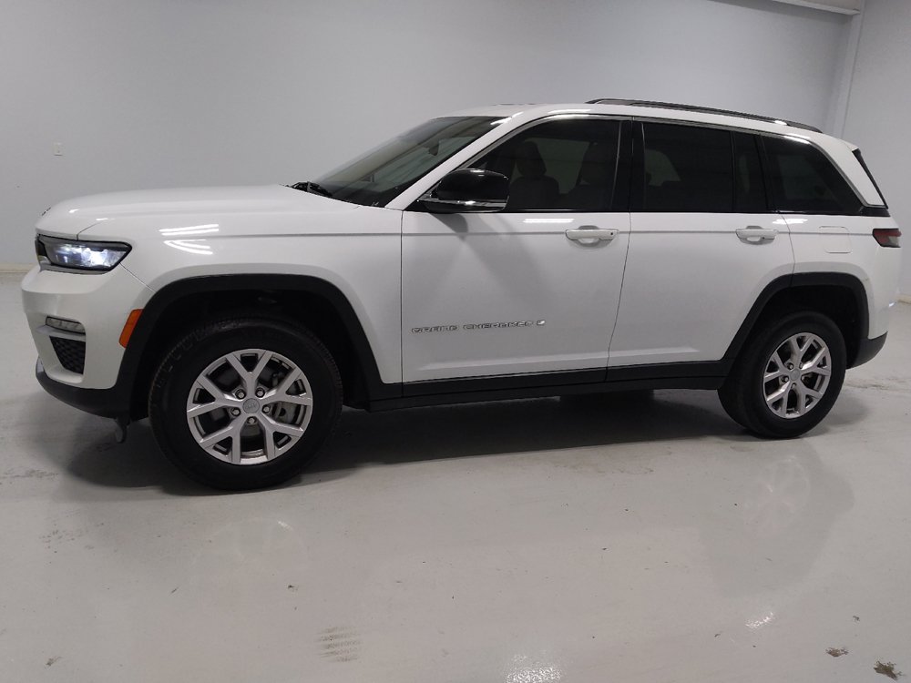Used 2022 Jeep Grand Cherokee Limited AWD/4WD image 2