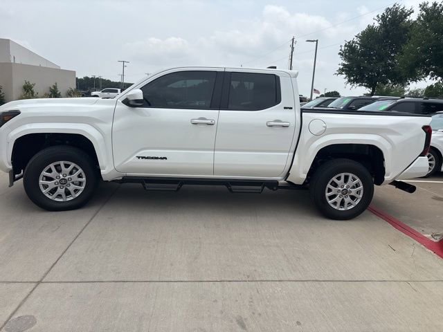 Certified 2026 Toyota Tacoma SR5 AWD/4WD image 5