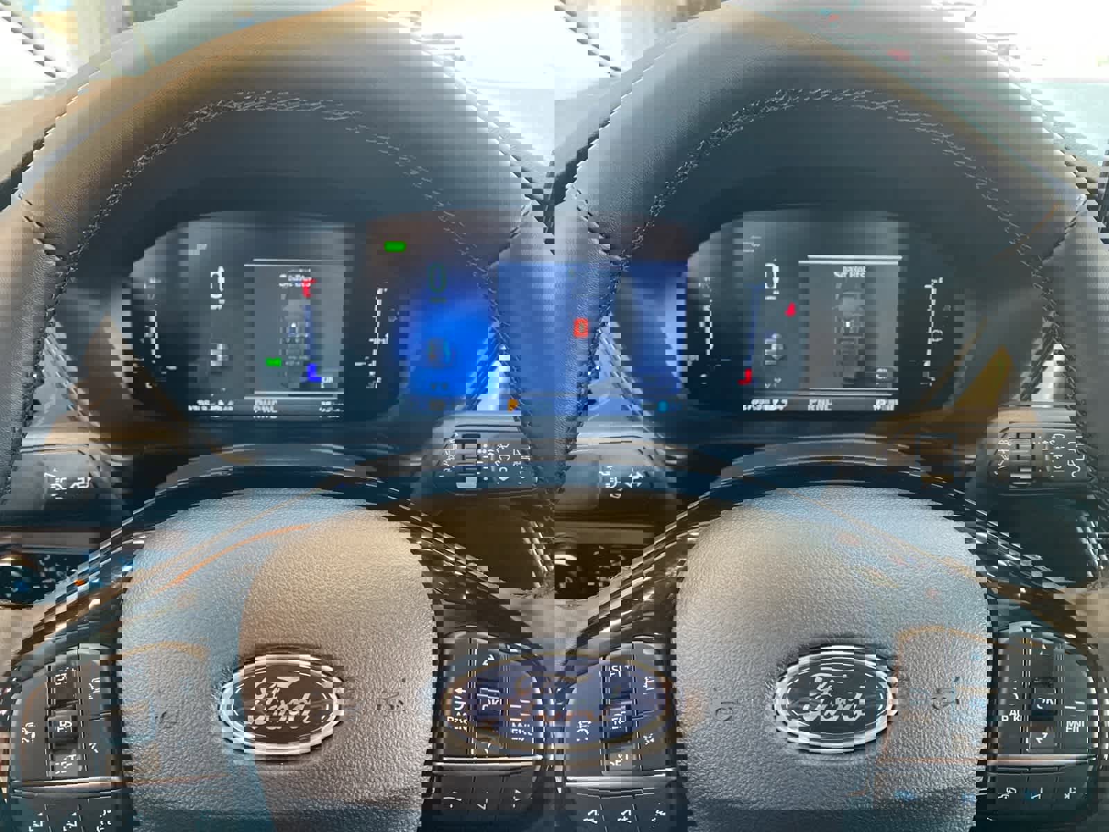 Used 2025 Ford Escape SE image 19