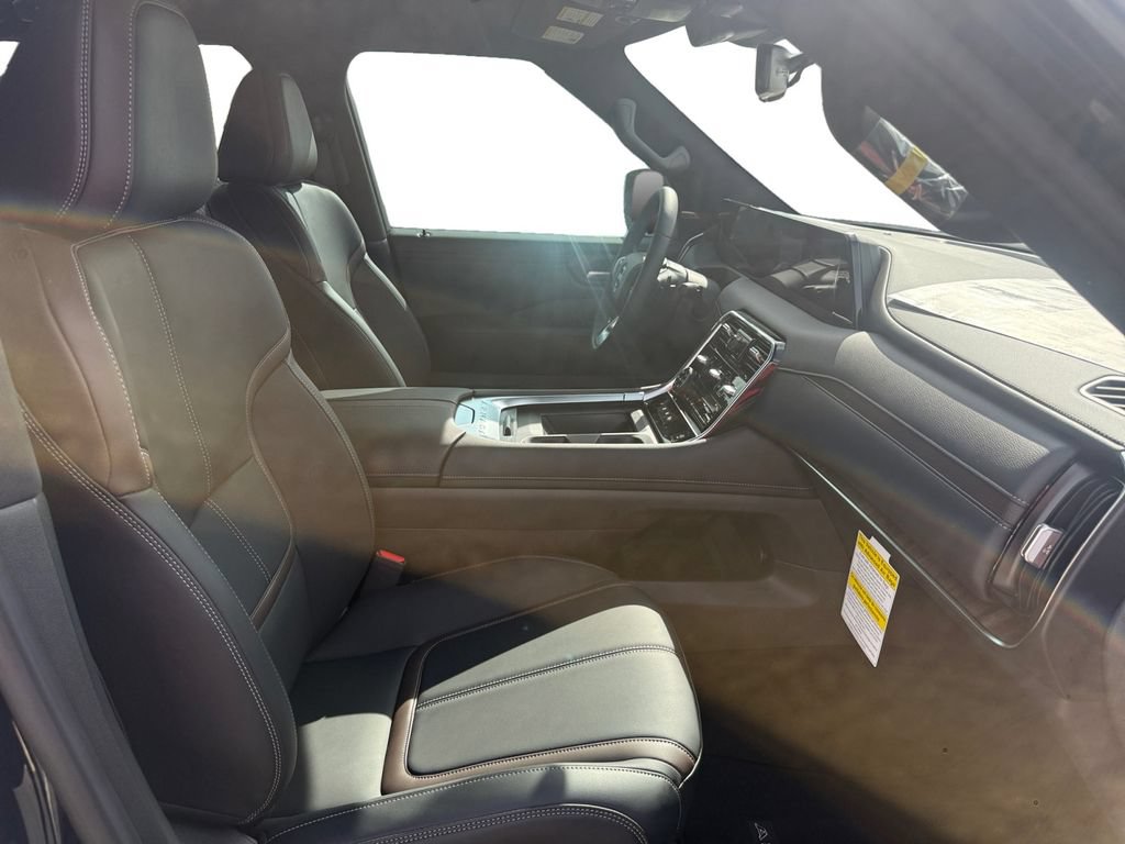 New 2026 Nissan Armada SL AWD/4WD image 16