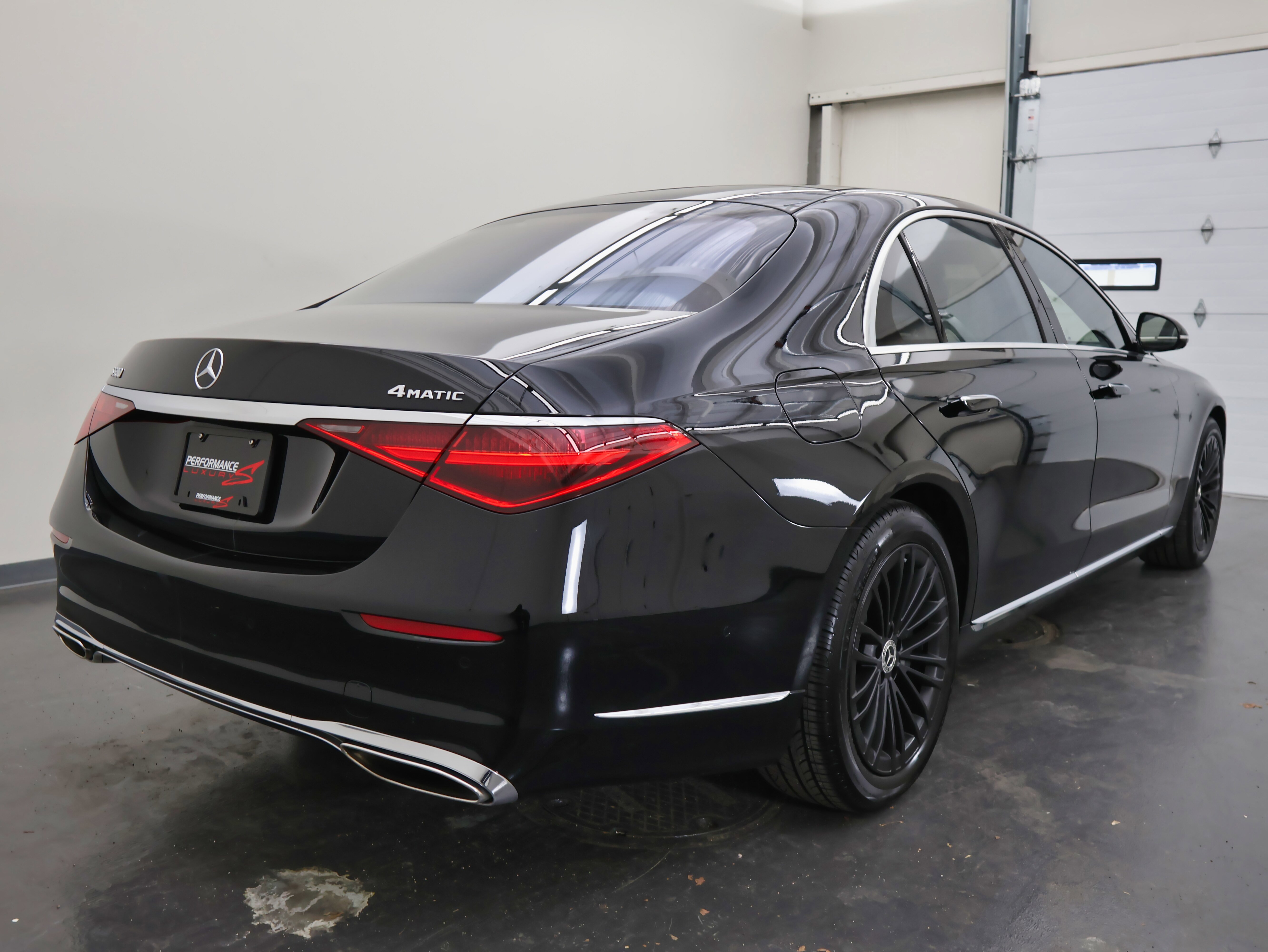 Used 2023 Mercedes-Benz S 580 4MATIC Sedan image 3