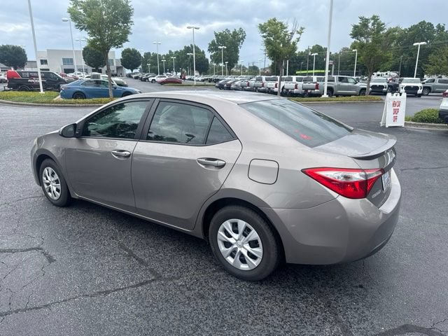 Used 2015 Toyota Corolla LE FWD image 5