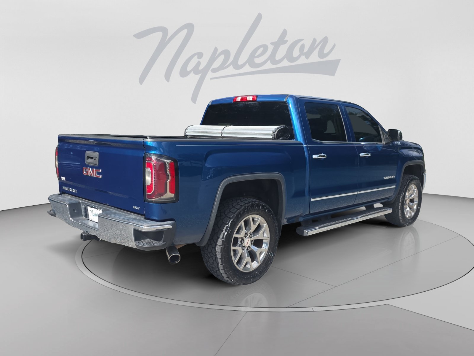 Used 2018 GMC Sierra 1500 SLT w/ SLT Premium Package AWD/4WD image 6