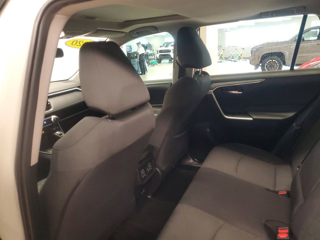 Used 2020 Toyota RAV4 XLE w/ Convenience Package image 11