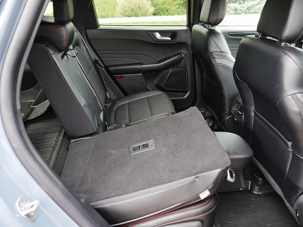 Used 2024 Ford Escape ST-Line w/ Tech Pack #1 AWD/4WD image 52