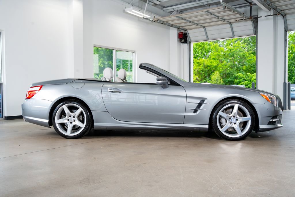 Used 2014 Mercedes-Benz SL 550 image 11