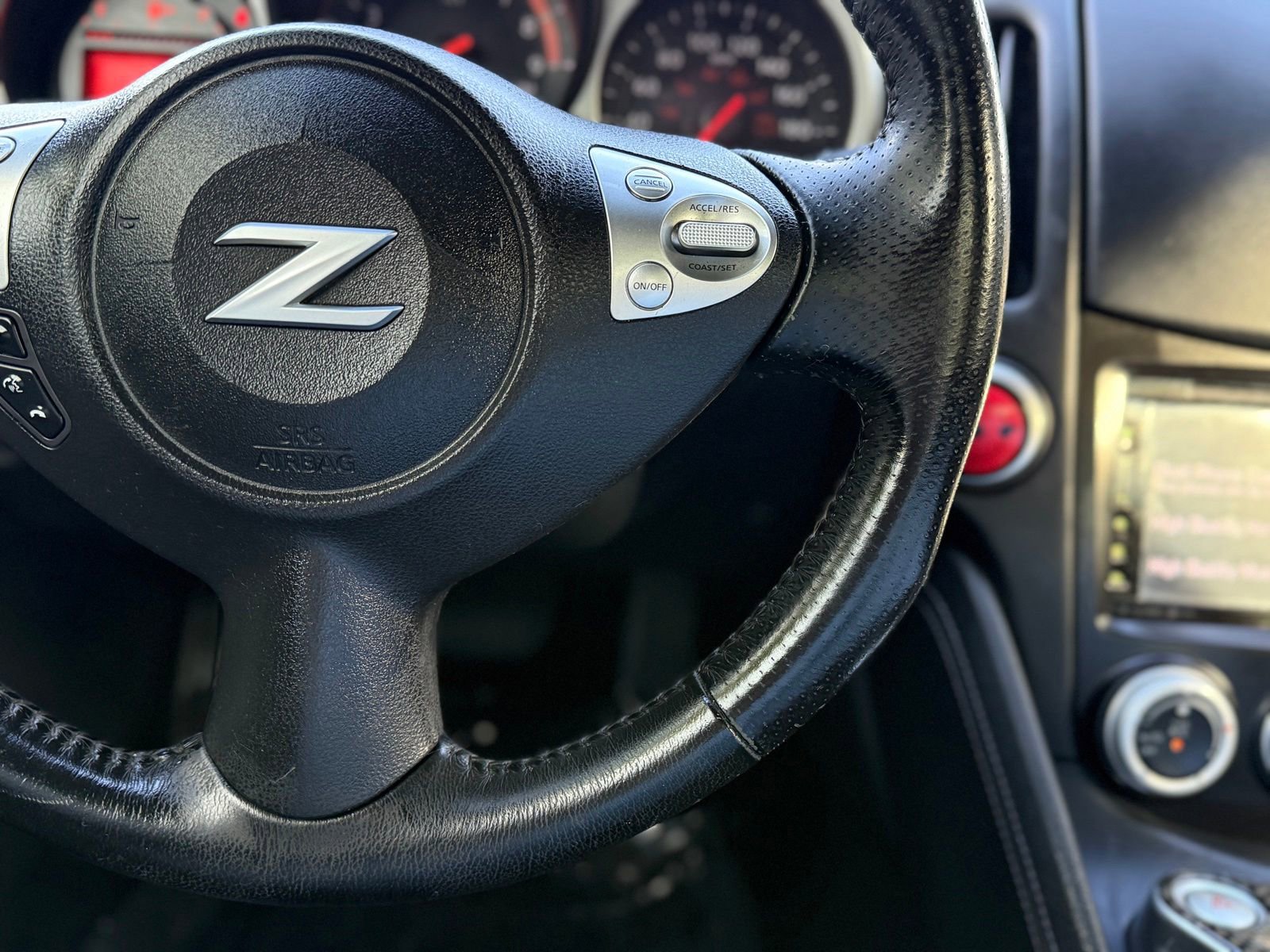 Used 2016 Nissan 370Z Coupe RWD image 25