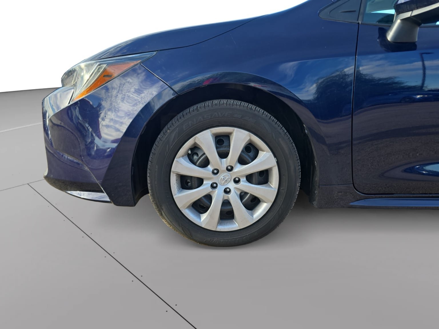 Used 2022 Toyota Corolla LE w/ Carpet Mat Package (TMS) FWD image 9