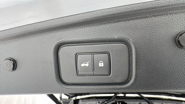 New 2026 Nissan Pathfinder Platinum image 17