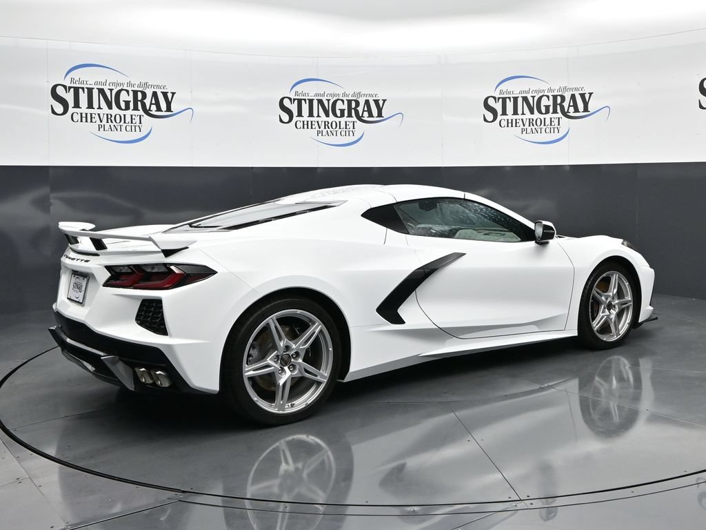 Used 2025 Chevrolet Corvette Stingray Premium Cpe w/ Z51 Performance Package RWD image 9