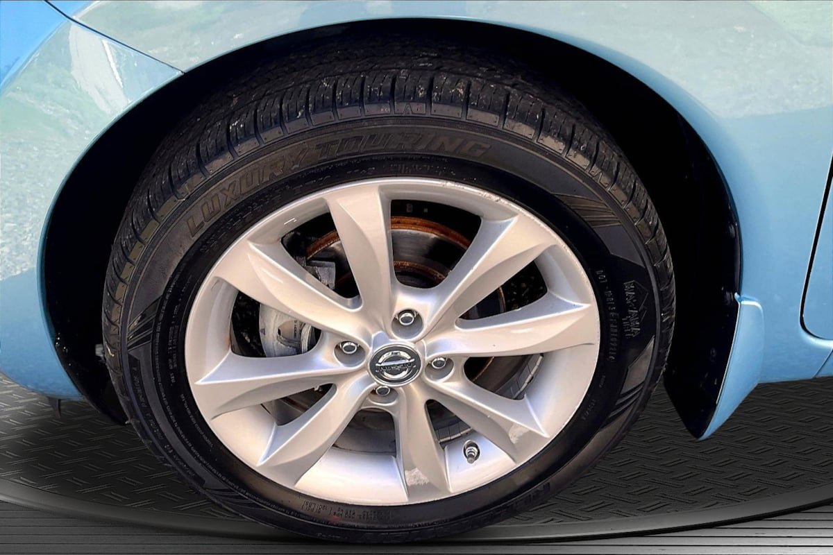 Used 2014 Nissan Versa Note SV w/ SL Package FWD image 32