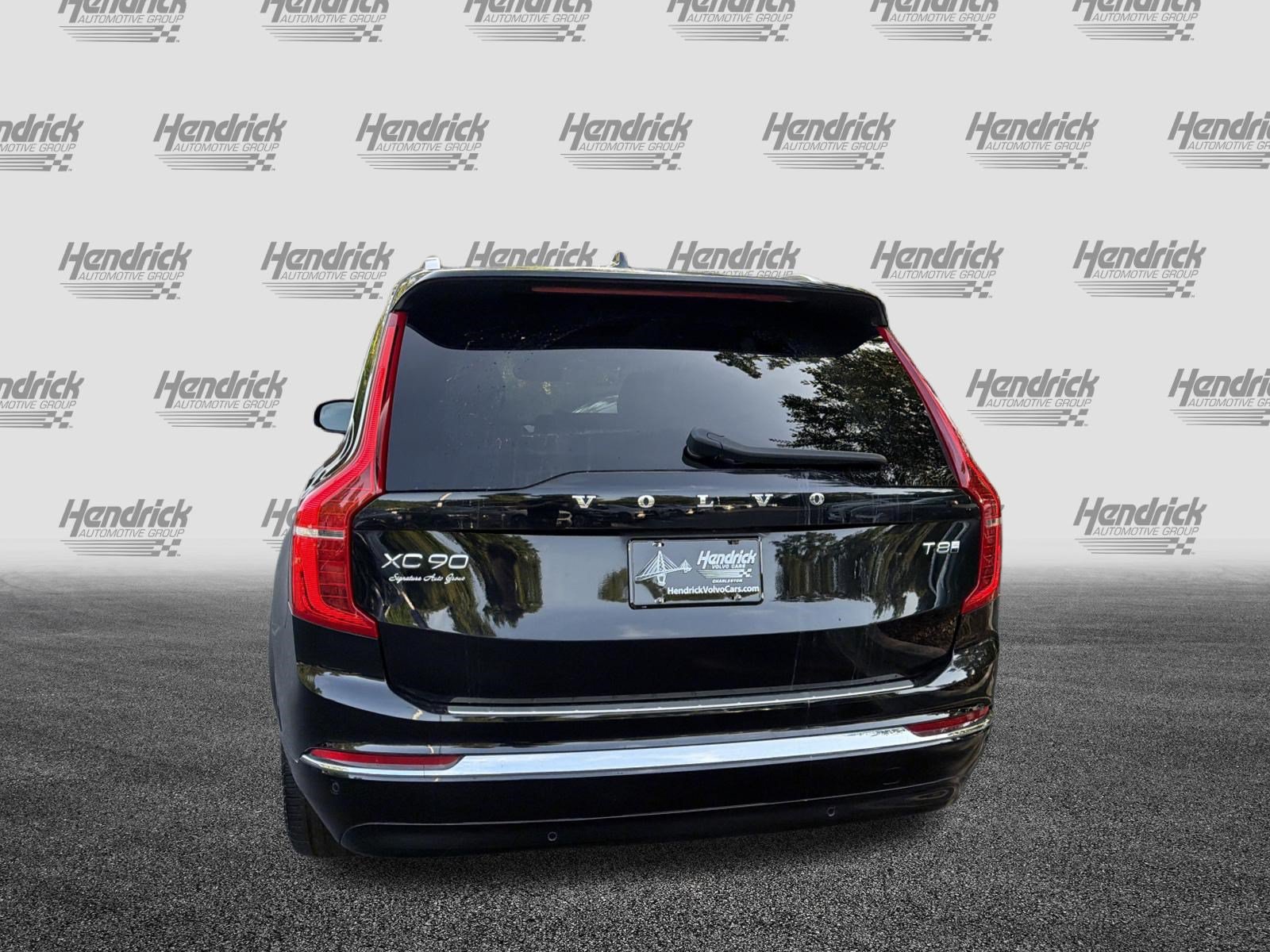 Used 2025 Volvo XC90 T8 Plus w/ Protection Package Premier AWD/4WD image 9