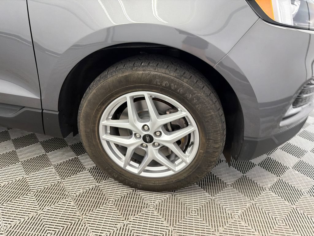 Used 2024 Toyota RAV4 XSE w/ Weather Package AWD/4WD image 46