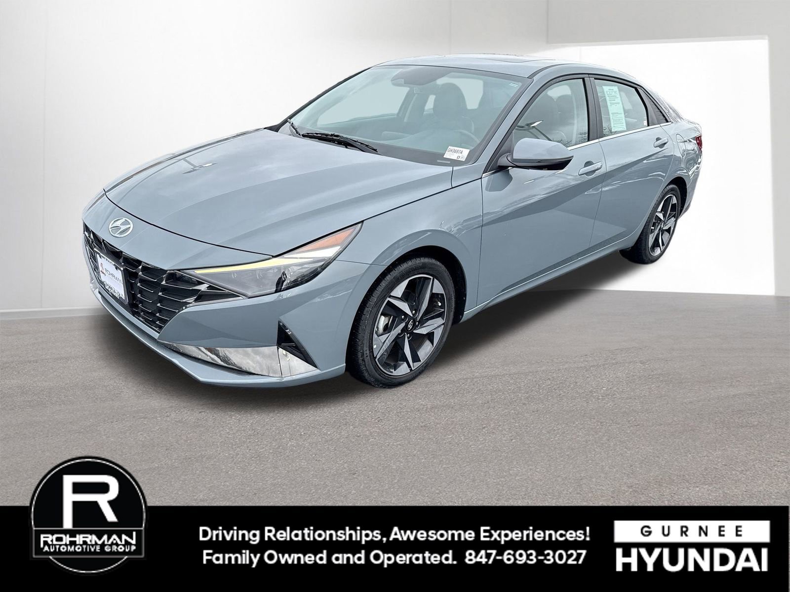 Used 2023 Hyundai Elantra Limited w/ Preferred Accessory Package image 4