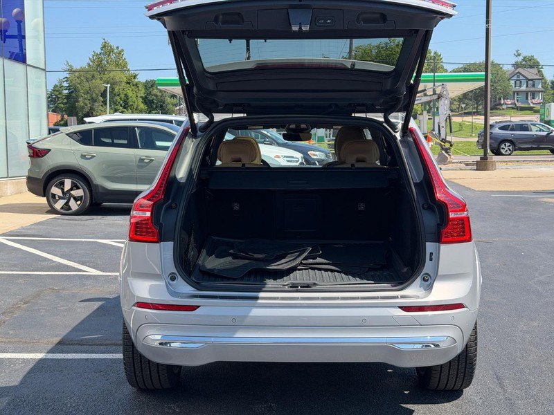 Used 2023 Volvo XC60 B5 Ultimate w/ Climate Package AWD/4WD image 5