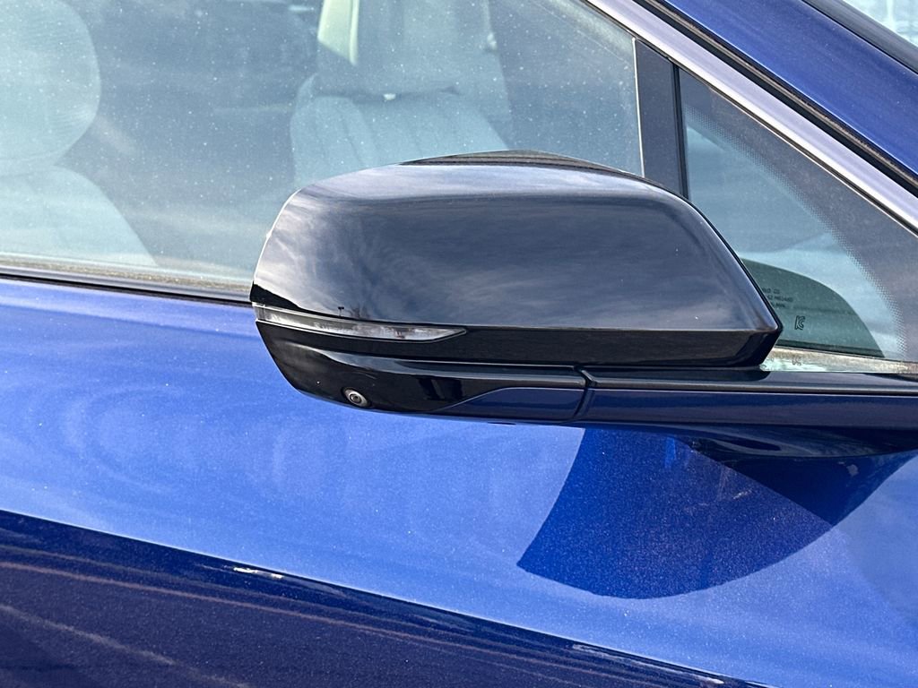 Used 2024 Cadillac Lyriq Sport image 11