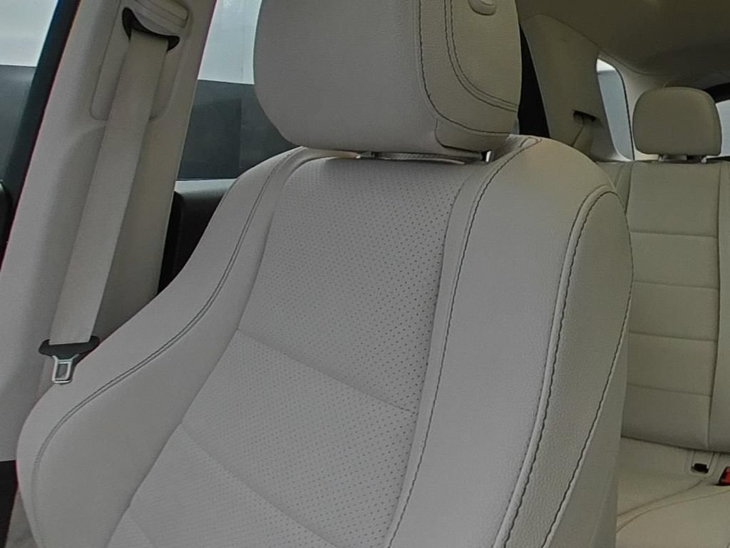 Used 2023 Mercedes-Benz GLE 350 4MATIC image 9