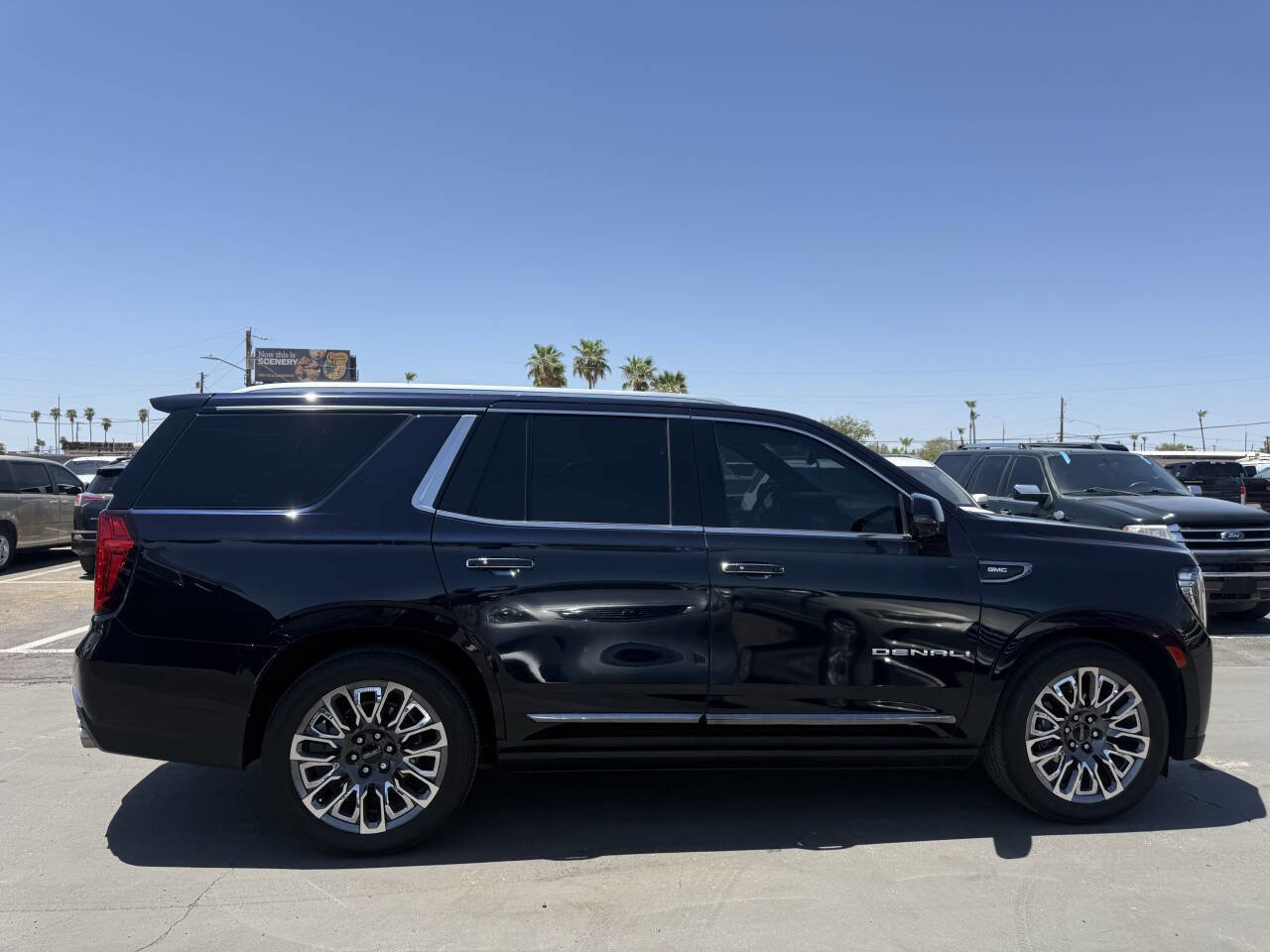 Used 2023 GMC Yukon Denali Ultimate image 13
