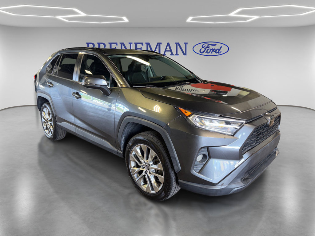 Used 2019 Toyota RAV4 XLE Premium FWD image 3