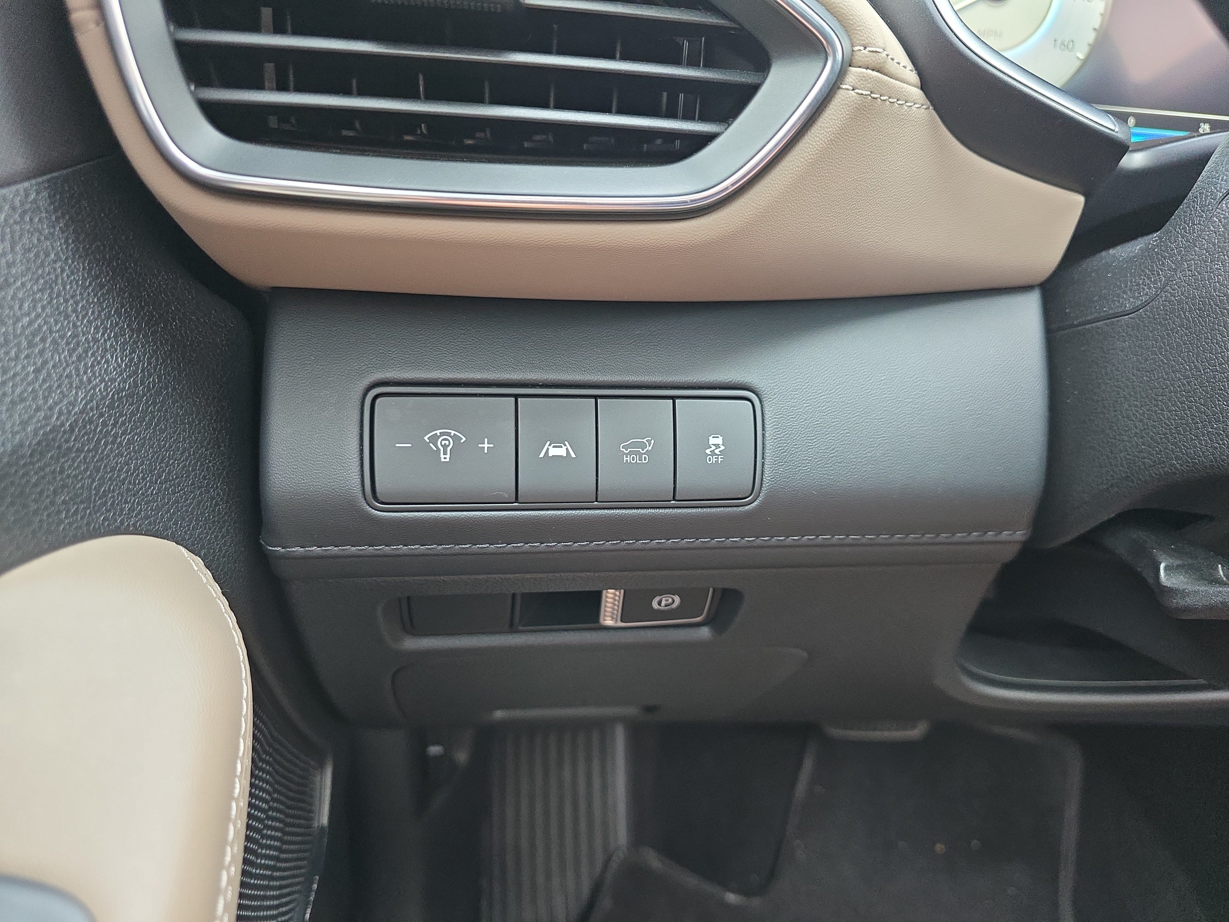 Used 2021 Hyundai Santa Fe Limited FWD image 25