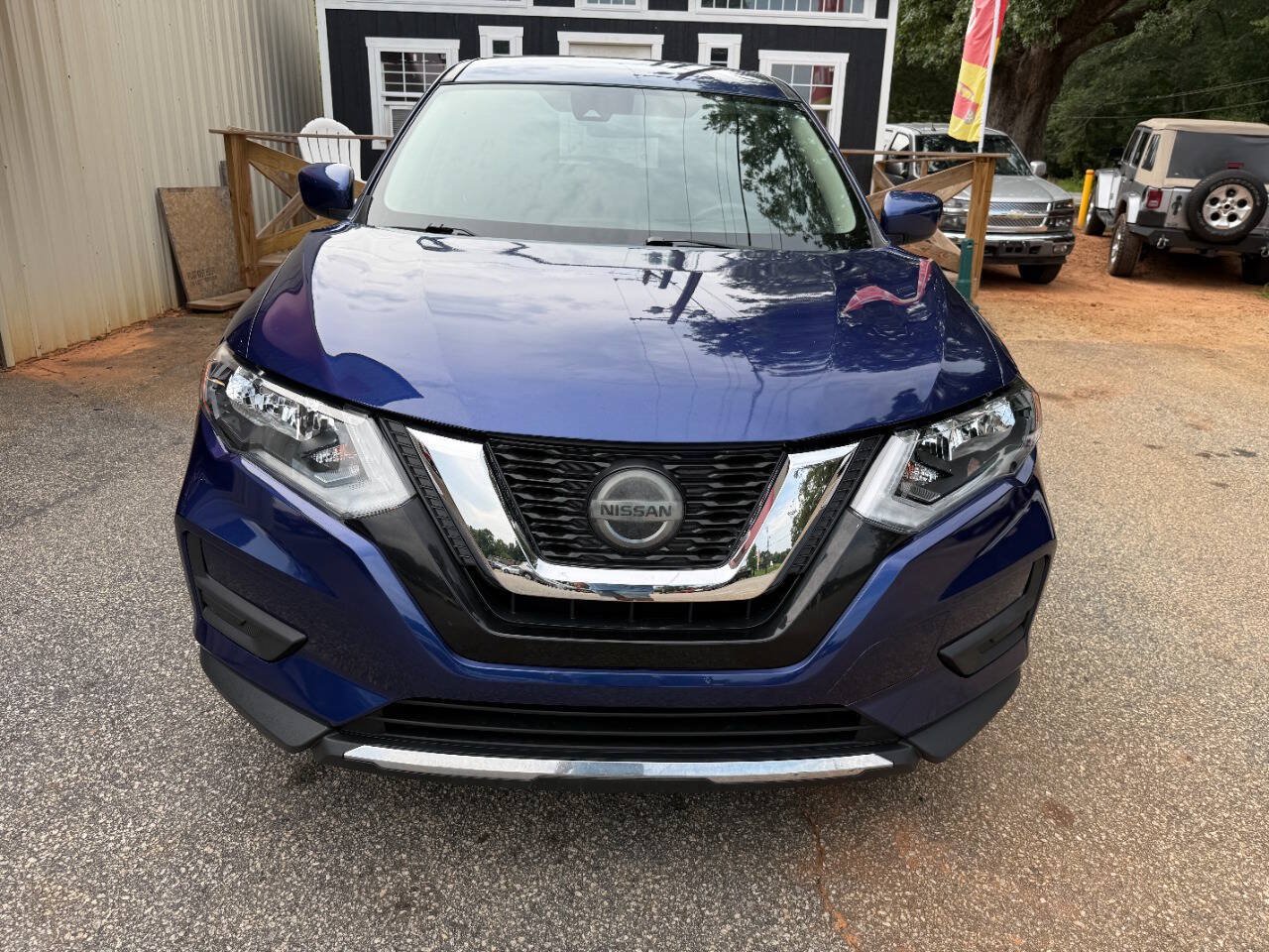 Used 2020 Nissan Rogue S FWD image 2