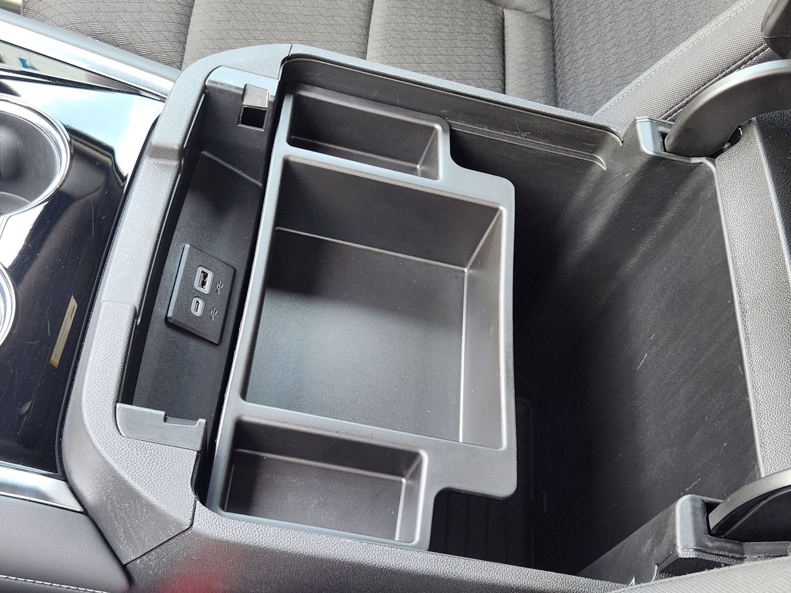 Used 2025 Chevrolet Tahoe LS RWD image 22