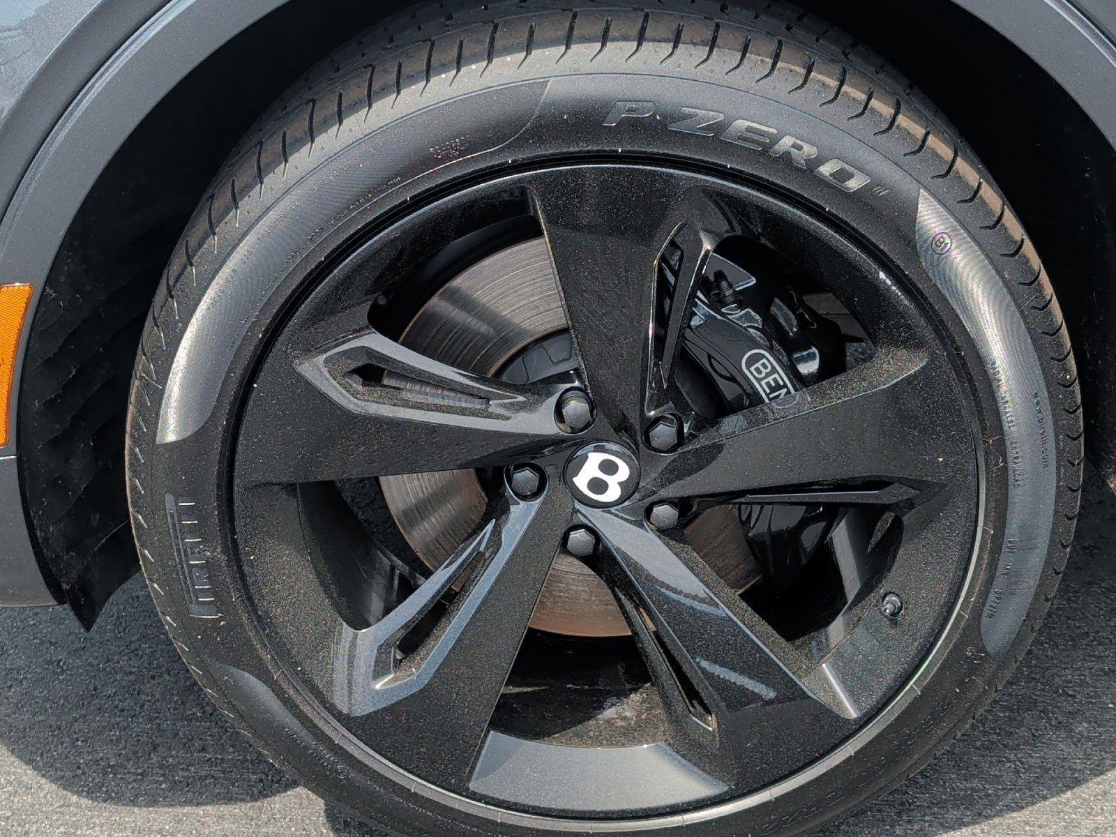 Used 2022 Bentley Bentayga AWD/4WD image 6