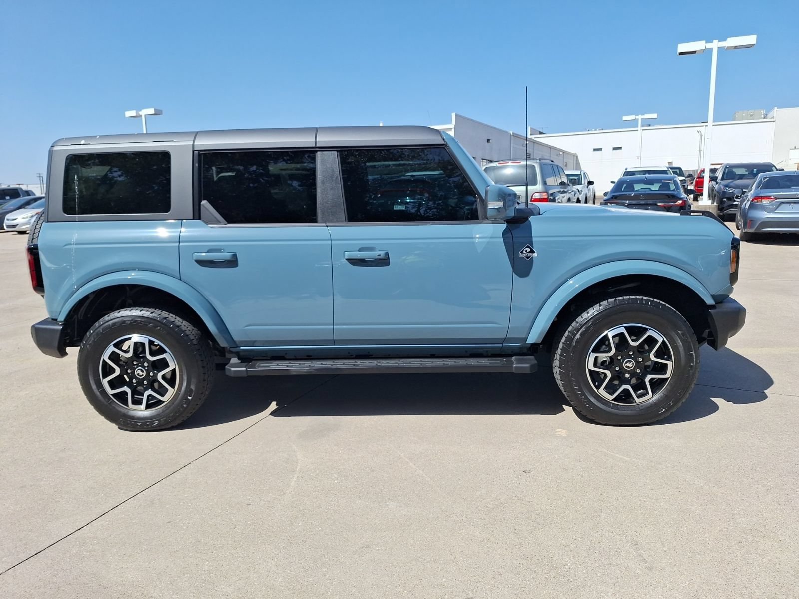 Used 2023 Ford Bronco Outer Banks AWD/4WD image 7