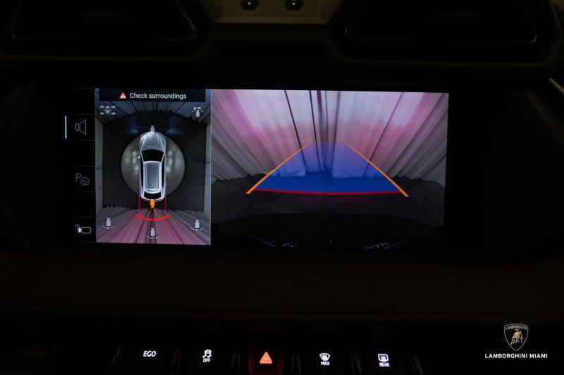 Used 2025 Lamborghini Urus SE image 51