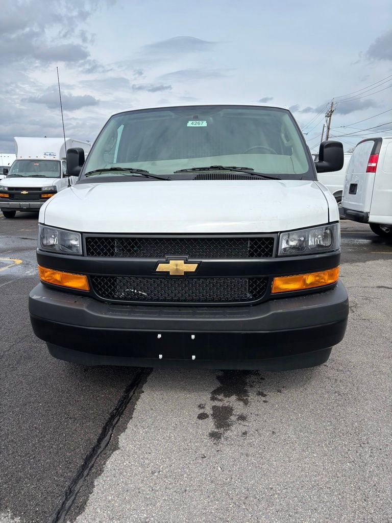 New 2026 Chevrolet Express 2500 RWD image 2